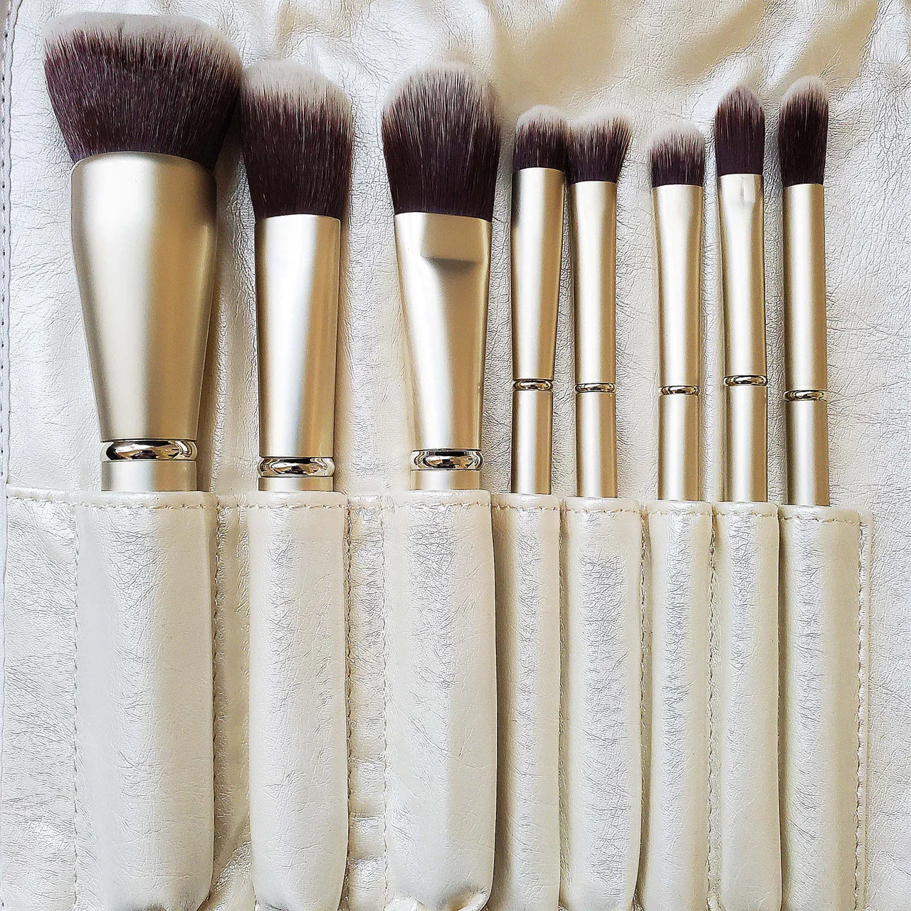 Annika Maya 8 pc Professional Makeup Artist Brush Set Closeup